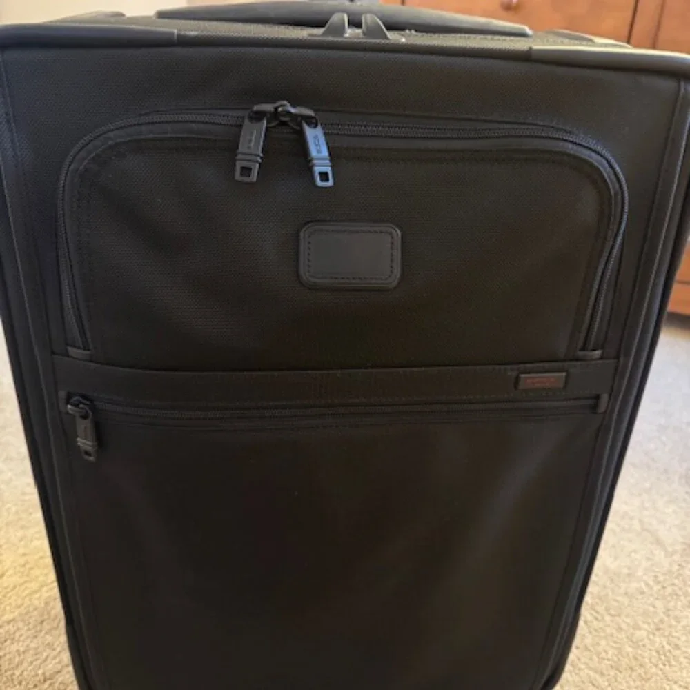TUMI Alpha 2  21" Expandable Rolling 2-Wheeled Carry on suit case.  220211D2U - Picture 2 of 14